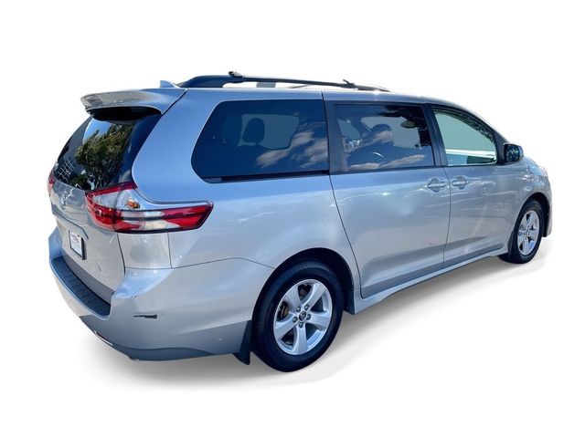 2019 Toyota Sienna LE