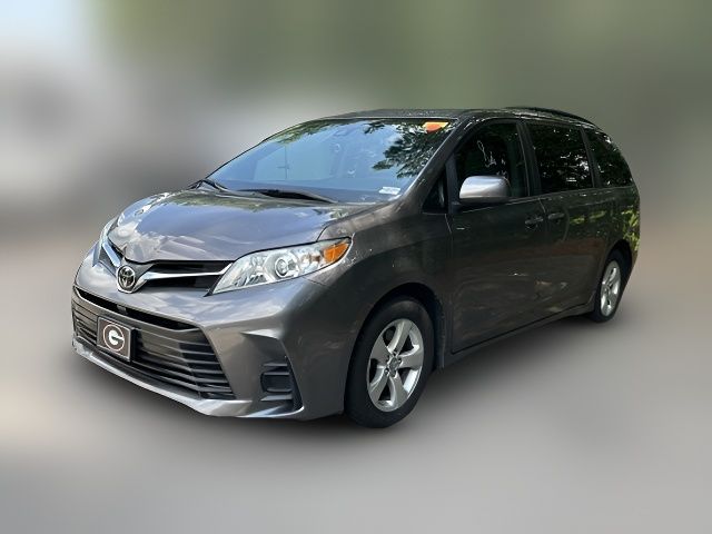 2019 Toyota Sienna LE