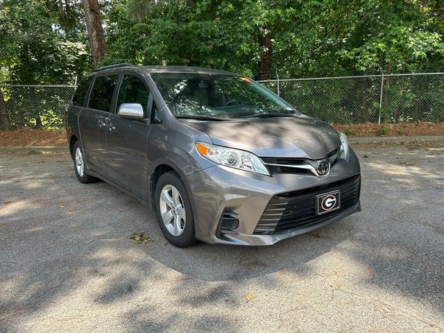 2019 Toyota Sienna LE