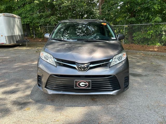 2019 Toyota Sienna LE
