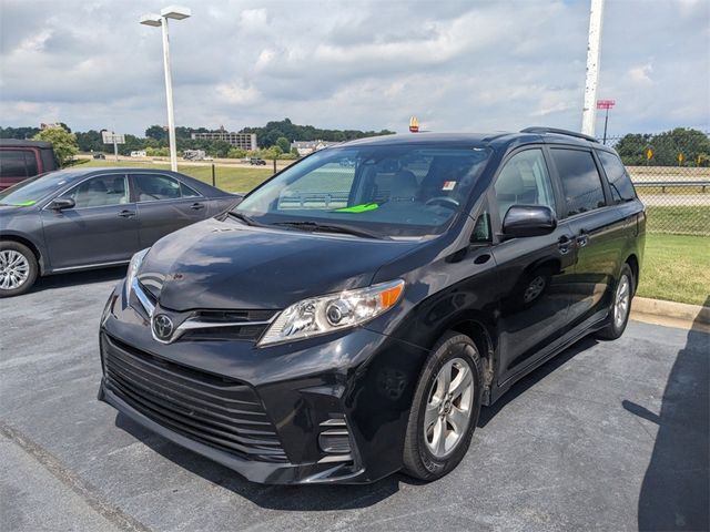 2019 Toyota Sienna LE