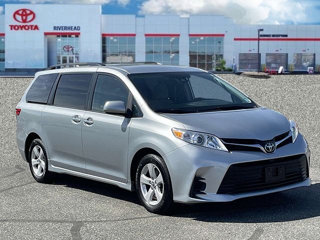 2019 Toyota Sienna LE