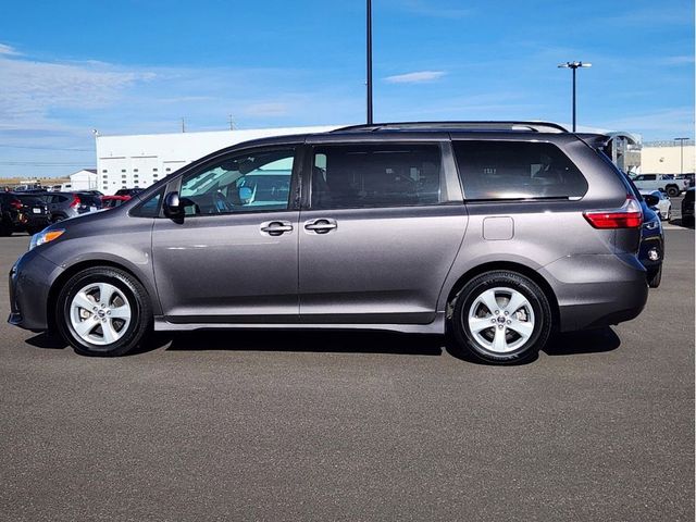 2019 Toyota Sienna LE