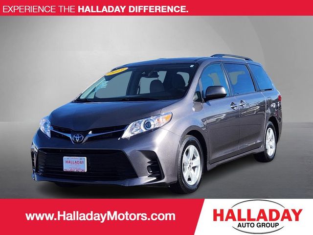 2019 Toyota Sienna LE