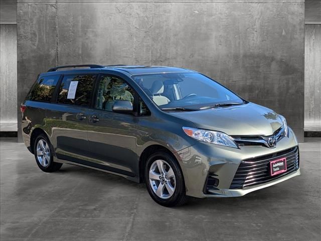 2019 Toyota Sienna LE