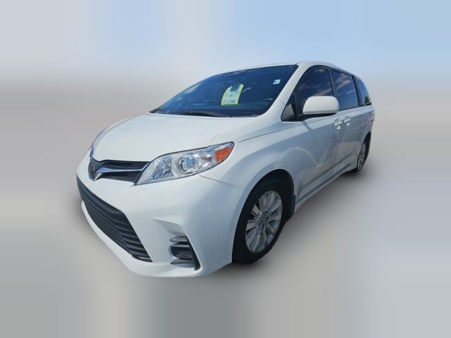 2019 Toyota Sienna LE