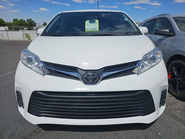 2019 Toyota Sienna LE
