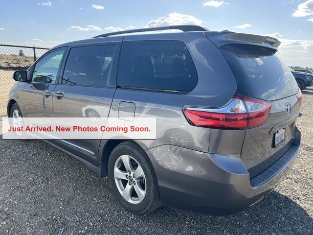 2019 Toyota Sienna LE