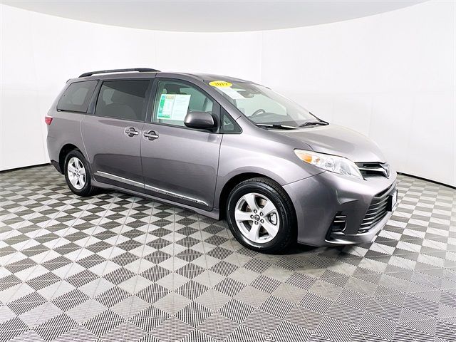 2019 Toyota Sienna LE