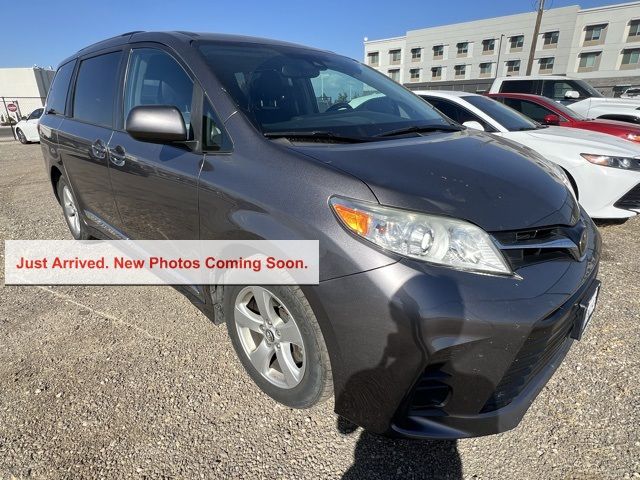 2019 Toyota Sienna LE