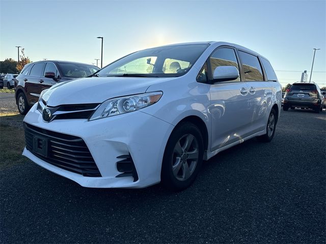 2019 Toyota Sienna 