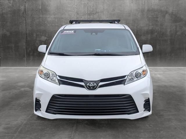 2019 Toyota Sienna LE