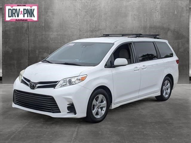 2019 Toyota Sienna LE