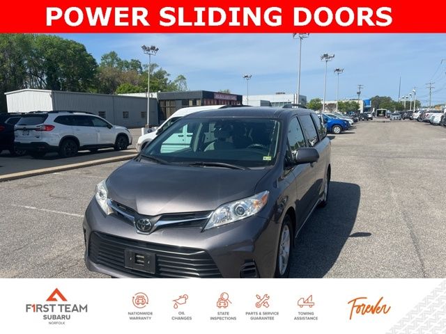2019 Toyota Sienna LE