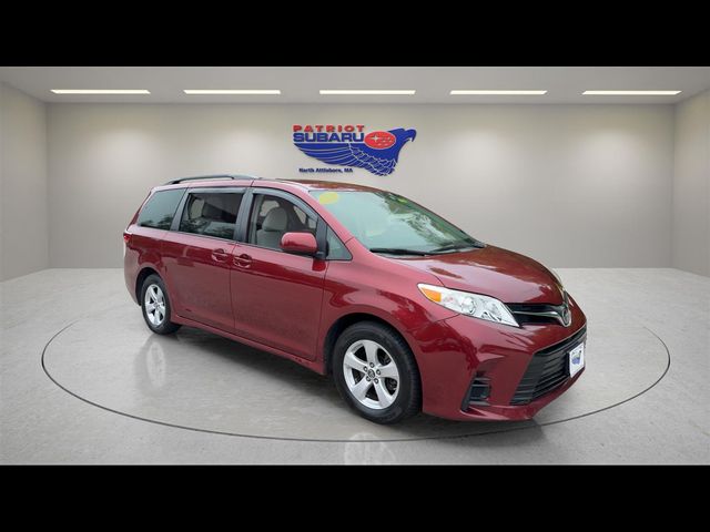 2019 Toyota Sienna LE