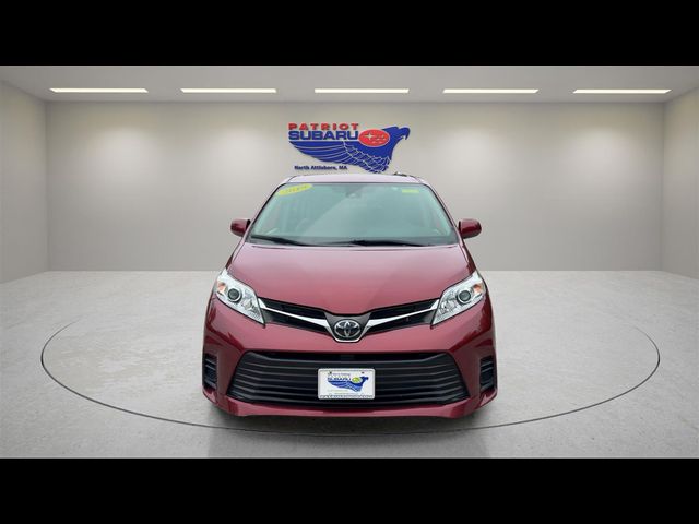 2019 Toyota Sienna LE