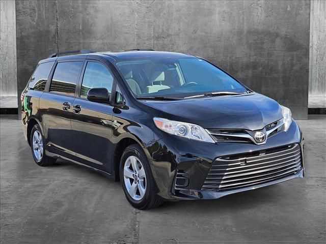 2019 Toyota Sienna LE