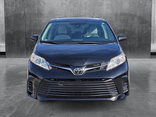 2019 Toyota Sienna LE