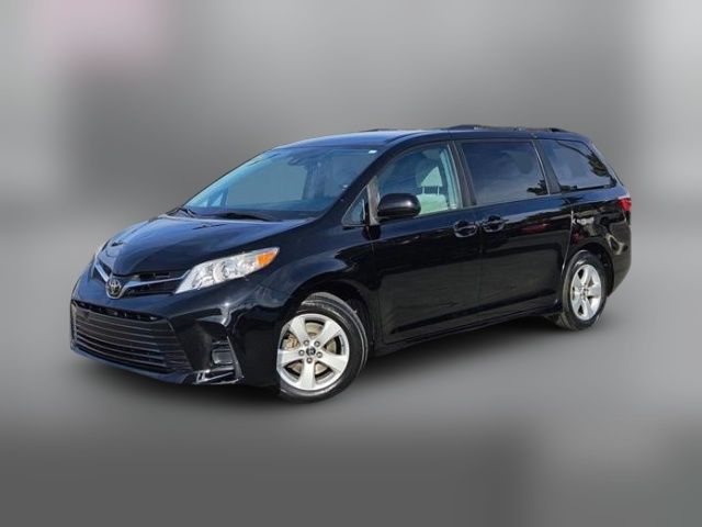 2019 Toyota Sienna LE