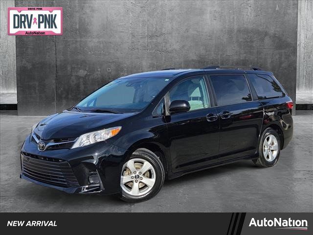 2019 Toyota Sienna LE