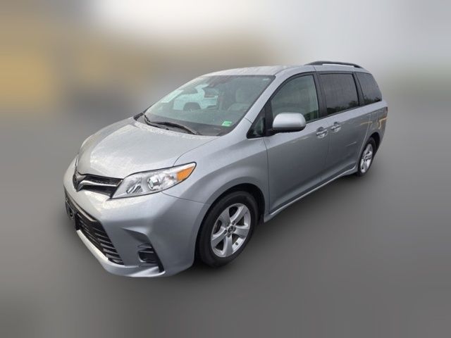 2019 Toyota Sienna LE