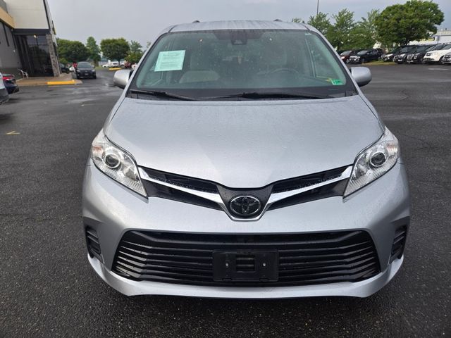 2019 Toyota Sienna LE