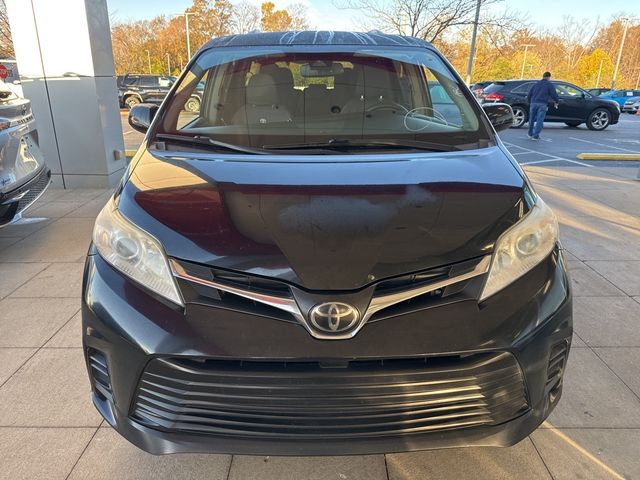 2019 Toyota Sienna LE