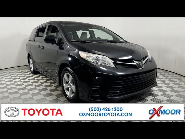 2019 Toyota Sienna LE