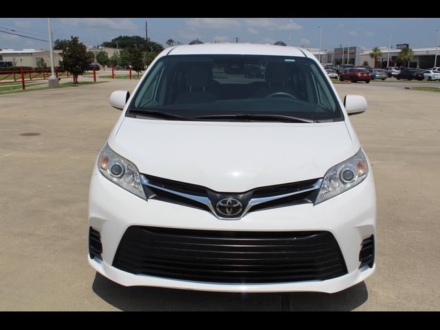 2019 Toyota Sienna LE