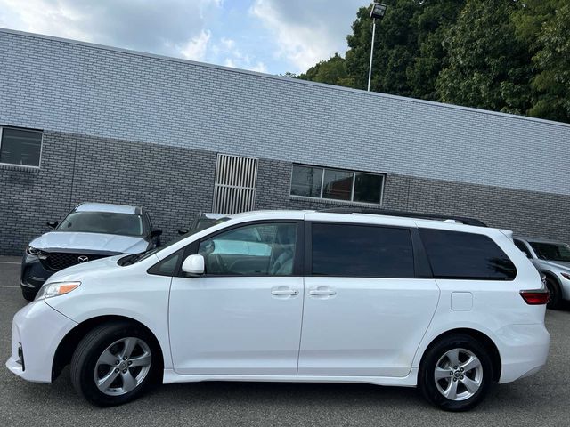 2019 Toyota Sienna LE