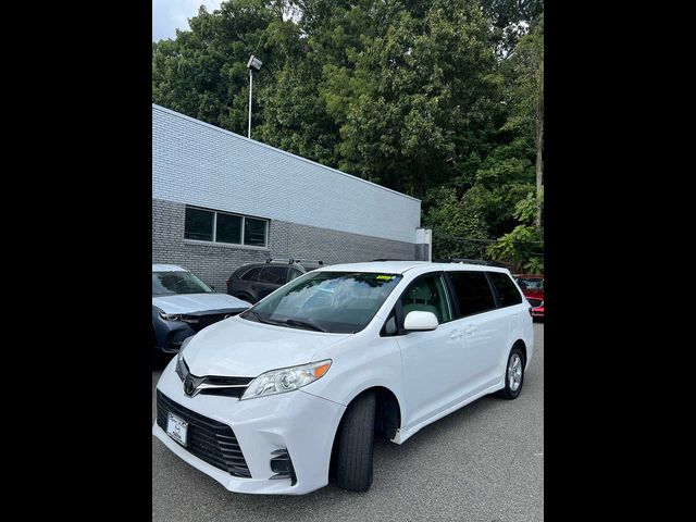 2019 Toyota Sienna LE