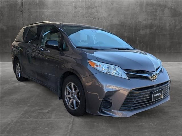 2019 Toyota Sienna LE