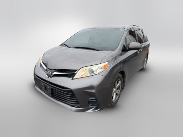 2019 Toyota Sienna LE