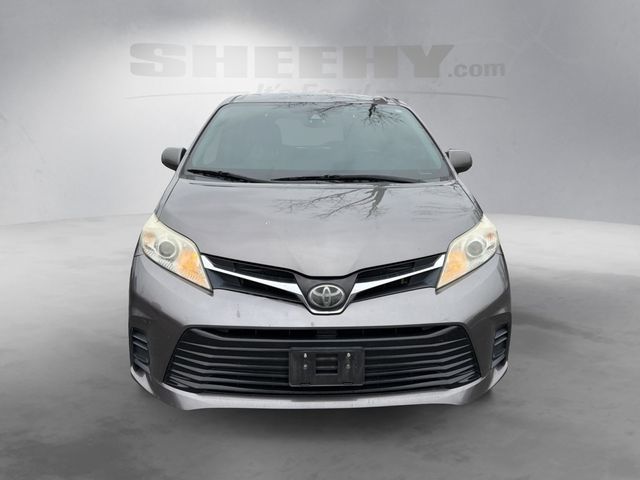 2019 Toyota Sienna LE