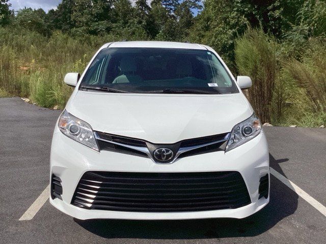 2019 Toyota Sienna LE