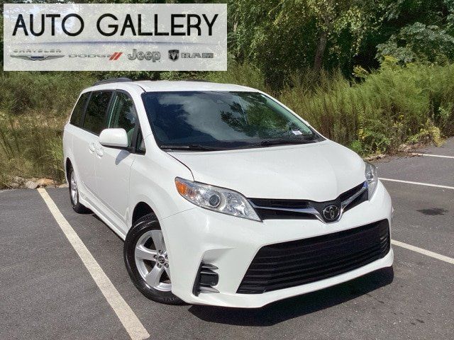 2019 Toyota Sienna LE