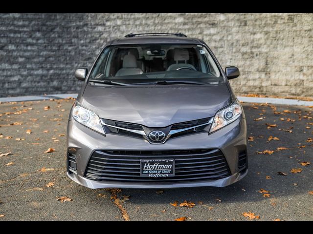 2019 Toyota Sienna LE