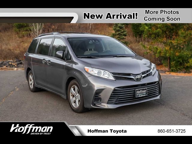 2019 Toyota Sienna LE