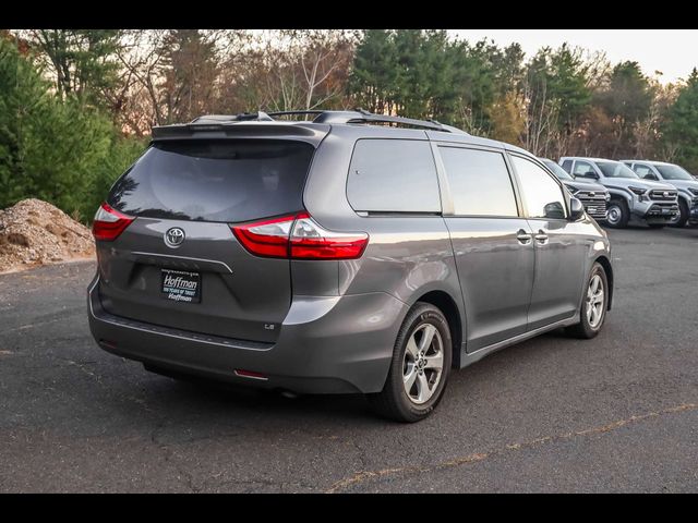 2019 Toyota Sienna LE