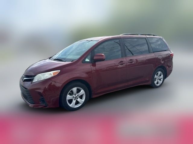 2019 Toyota Sienna LE Auto Access Seat