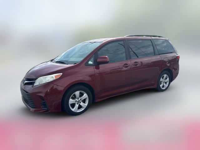 2019 Toyota Sienna LE Auto Access Seat