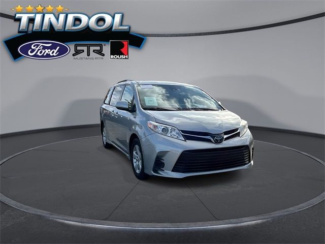 2019 Toyota Sienna LE