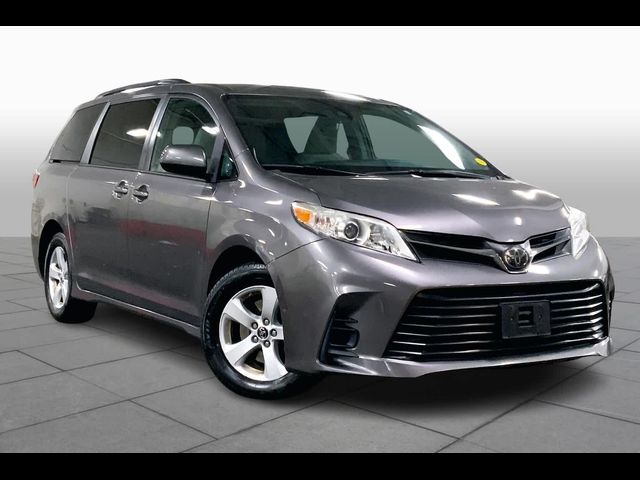 2019 Toyota Sienna LE