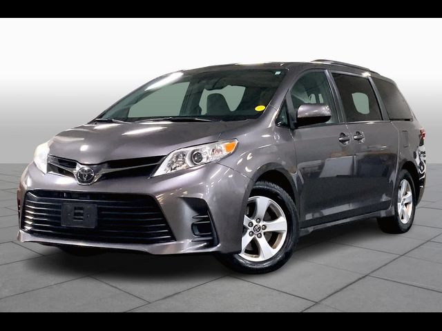 2019 Toyota Sienna LE