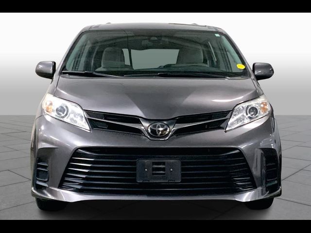 2019 Toyota Sienna LE