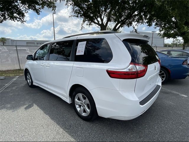 2019 Toyota Sienna 