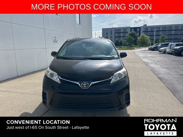 2019 Toyota Sienna LE