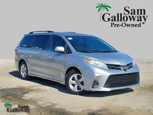 2019 Toyota Sienna LE