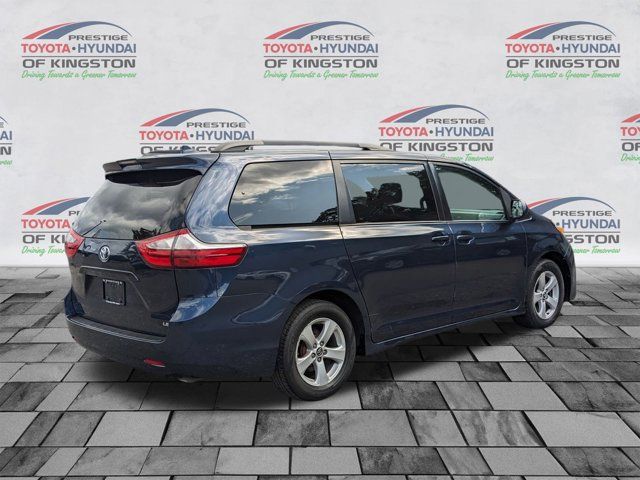 2019 Toyota Sienna LE