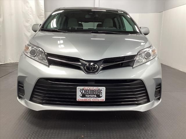 2019 Toyota Sienna LE